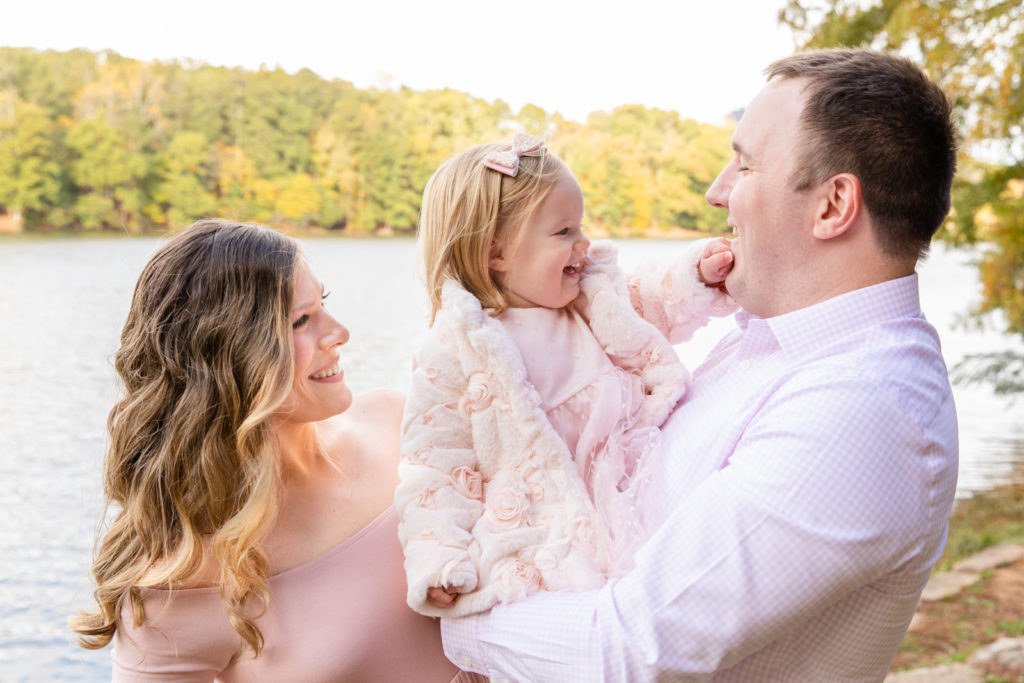 Lifestyle family photo session on an Atlanta GA lake by Laure photography