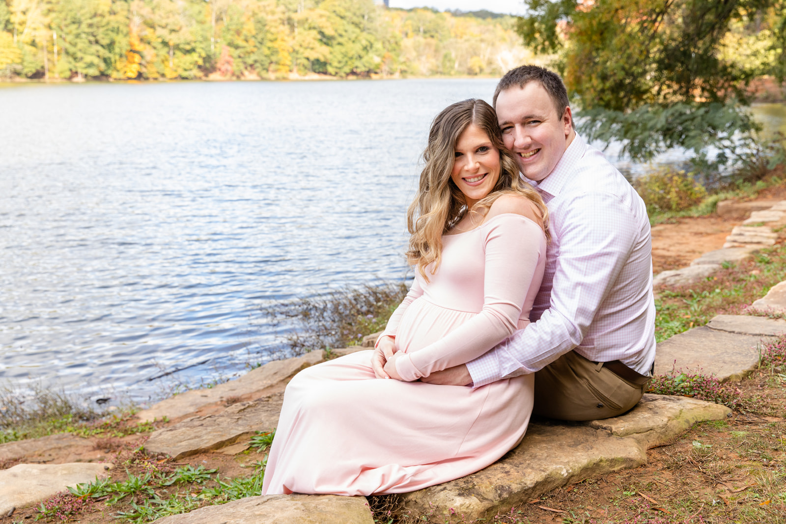 maternity photo session by a lake in Atlanta by Laure Photography